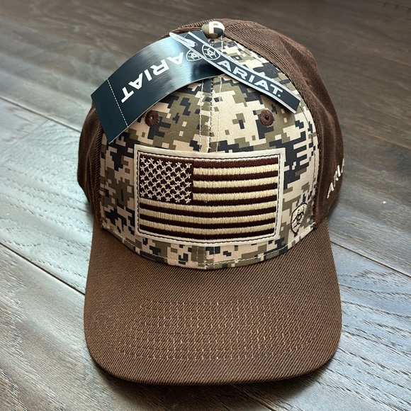 Ariat Snap back cap, embroidered American Flag & logo,camo print, 6 vent panel - Picture 1 of 11